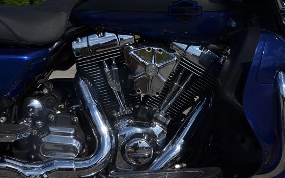Gebrauchtmotorrad Harley-Davidson Tri Glide Ultra Classic FLHTCUTG - Bild 7 Gebrauchtmotorrad Harley-Davidson Tri Glide Ultra Classic FLHTCUTG - Bild 7