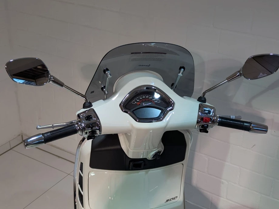 Angebot Vespa GTS 300 Super Bild 5: Angebot Vespa GTS 300 Super