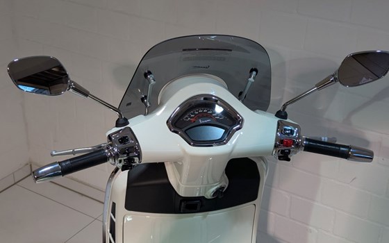 Neufahrzeug Vespa GTS 300 Super - Bild 5