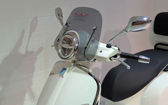 Neufahrzeug Vespa GTS 300 Super - Bild 6