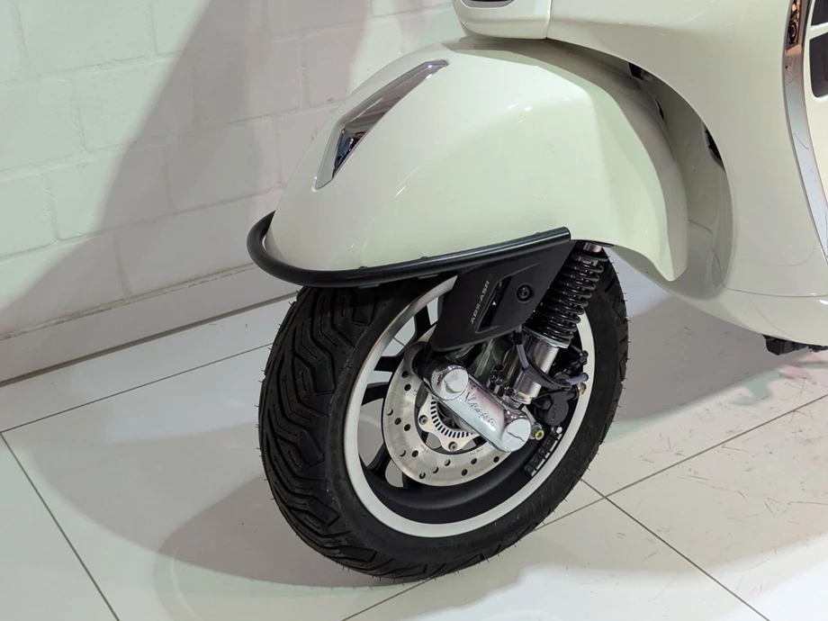 Angebot Vespa GTS 300 Super Bild 7: Angebot Vespa GTS 300 Super