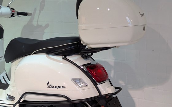 Neufahrzeug Vespa GTS 300 Super - Bild 8