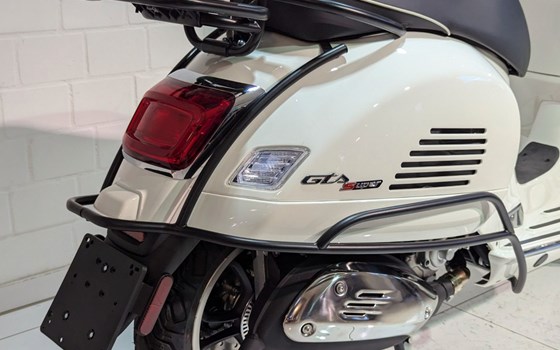 Neufahrzeug Vespa GTS 300 Super - Bild 9