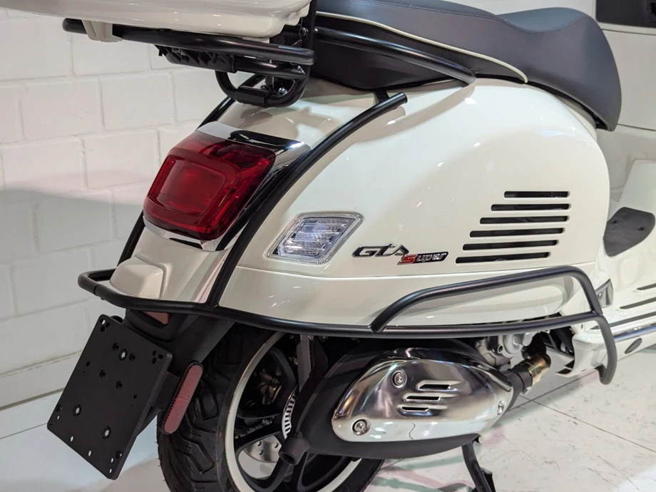Angebot Vespa GTS 300 Super Bild 9: Angebot Vespa GTS 300 Super