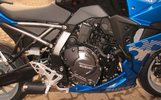 Gebrauchtmotorrad Suzuki GSX-8R - Bild 13