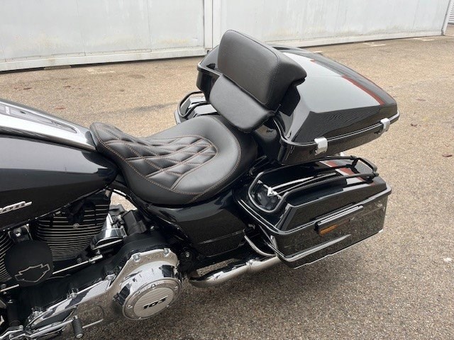 Harley-Davidson Street Glide FLHX (Vivid Black) - Bild 10