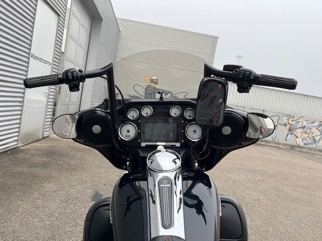 Harley-Davidson Street Glide FLHX (Vivid Black) - Bild 11