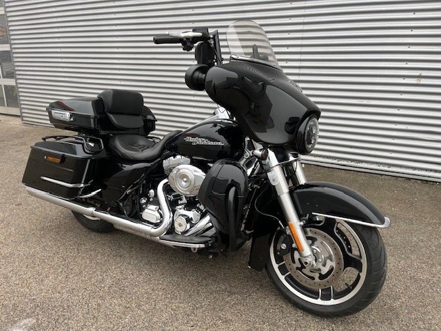 Harley-Davidson Street Glide FLHX (Vivid Black) - Bild 3