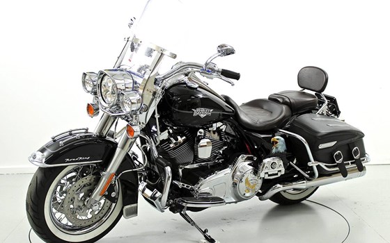Motorrad Occasion Harley-Davidson Road King Classic FLHRC - Bild 3