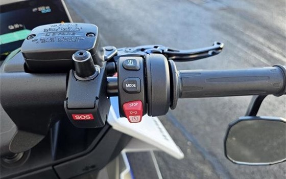 Gebrauchtmotorrad BMW CE 04 - Bild 10