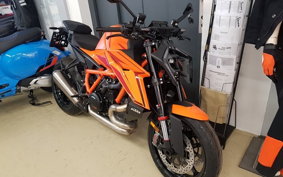 Gebrauchtmotorrad KTM 1390 Super Duke R - Bild 2 Gebrauchtmotorrad KTM 1390 Super Duke R - Bild 2