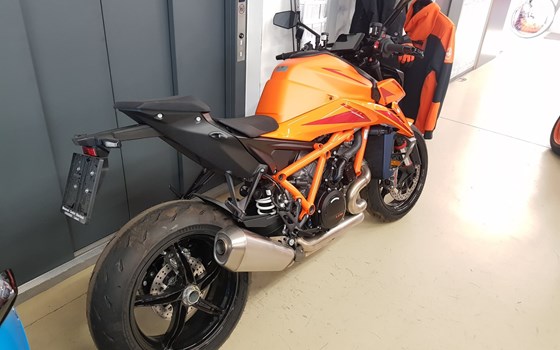 Gebrauchtmotorrad KTM 1390 Super Duke R - Bild 3 Gebrauchtmotorrad KTM 1390 Super Duke R - Bild 3