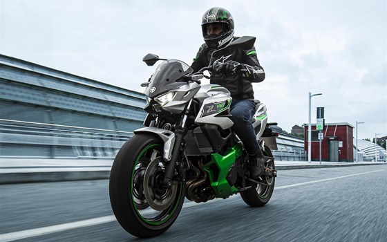 Gebrauchtmotorrad Kawasaki Z7 Hybrid - Bild 8