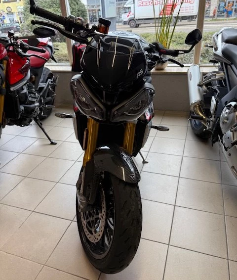 Angebot Triumph Speed Triple 1200 RS Bild 3: Angebot Triumph Speed Triple 1200 RS