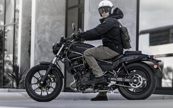 Gebrauchtmotorrad Kawasaki Eliminator 500 - Bild 8