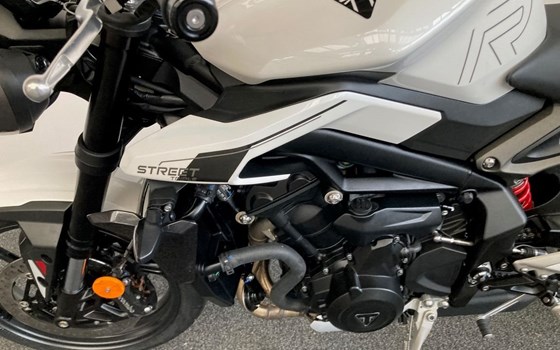 Neufahrzeug Triumph Street Triple 765 R - Bild 12 Neufahrzeug Triumph Street Triple 765 R - Bild 12