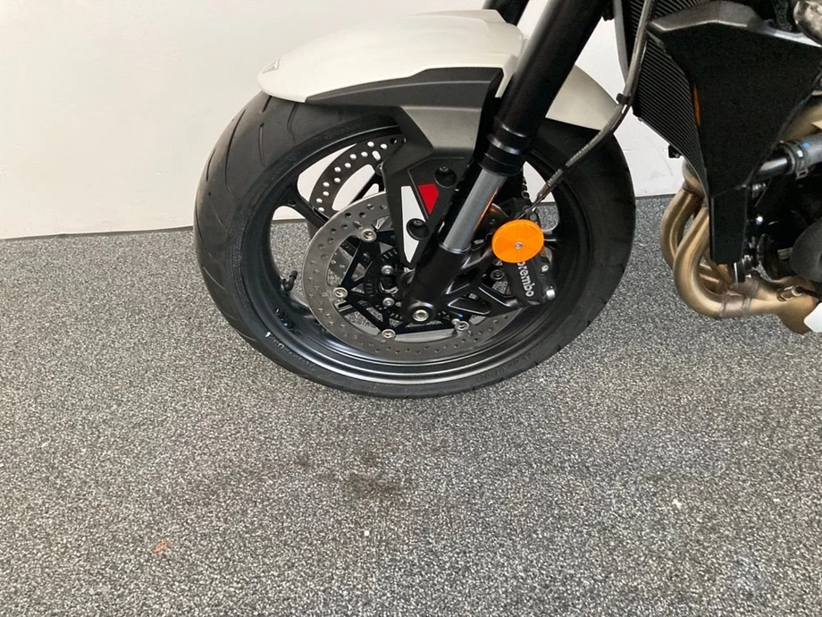 Angebot Triumph Street Triple 765 R Bild 13: Angebot Triumph Street Triple 765 R