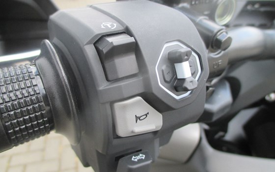 Gebrauchtmotorrad Honda ADV350 - Bild 4