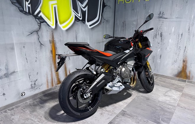 Aprilia Tuono 660 Factory