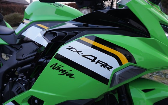 Motorrad Occasion Kawasaki Ninja ZX-4RR - Bild 10
