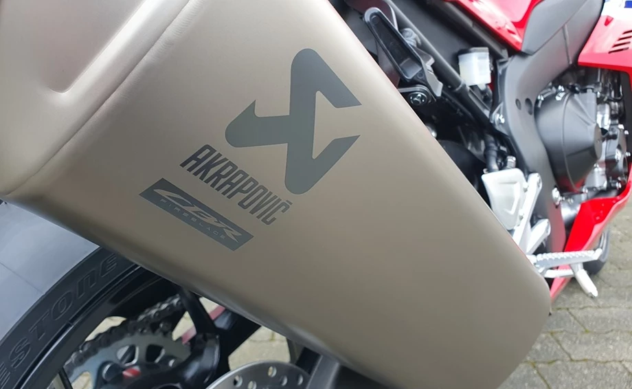 Angebot Honda CBR1000RR-R Fireblade Bild 10: Angebot Honda CBR1000RR-R Fireblade