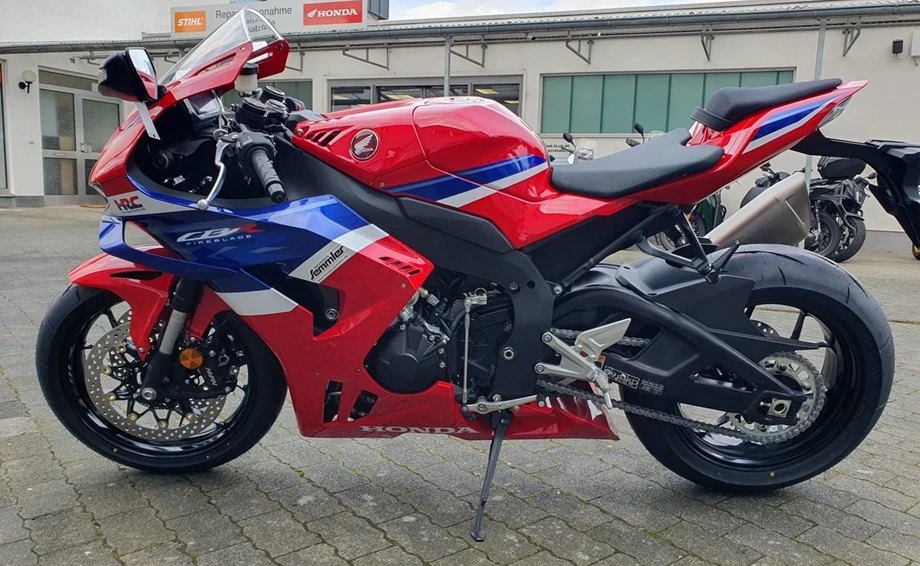 Angebot Honda CBR1000RR-R Fireblade Bild 17: Angebot Honda CBR1000RR-R Fireblade