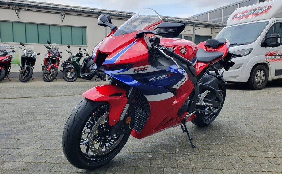 Angebot Honda CBR1000RR-R Fireblade Bild 20: Angebot Honda CBR1000RR-R Fireblade