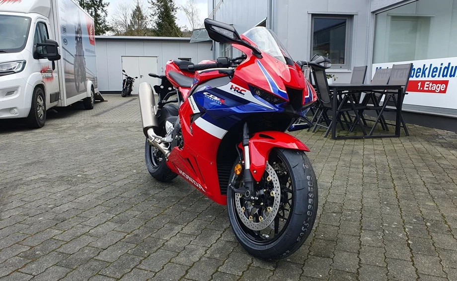 Angebot Honda CBR1000RR-R Fireblade Bild 3: Angebot Honda CBR1000RR-R Fireblade