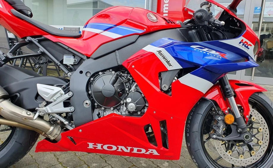 Angebot Honda CBR1000RR-R Fireblade Bild 6: Angebot Honda CBR1000RR-R Fireblade