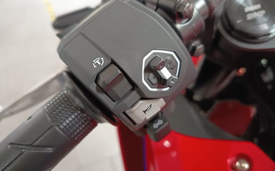 Neufahrzeug Honda CBR500R E-Clutch - Bild 10