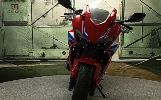 Neufahrzeug Honda CBR500R E-Clutch - Bild 2