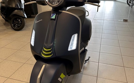 Gebrauchtmotorrad Vespa GTS 125 Super Tech - Bild 5 Gebrauchtmotorrad Vespa GTS 125 Super Tech - Bild 5