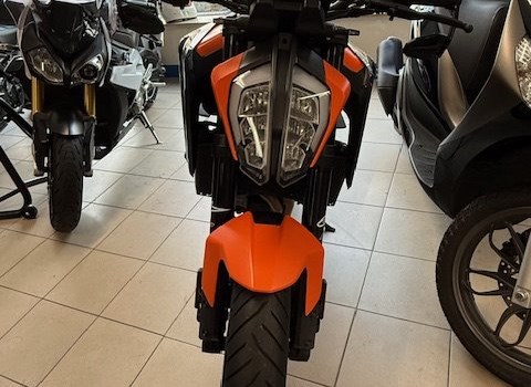 Gebrauchtmotorrad KTM 890 Duke - Bild 2