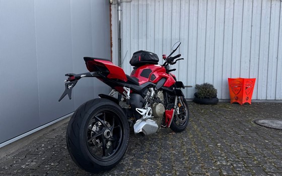 Gebrauchtmotorrad Ducati Streetfighter V4 - Bild 4