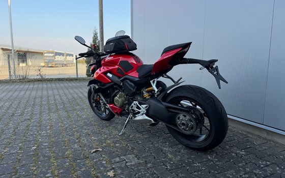 Gebrauchtmotorrad Ducati Streetfighter V4 - Bild 8