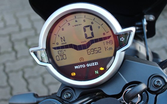 Gebrauchtmotorrad Moto Guzzi V7 Stone - Bild 5