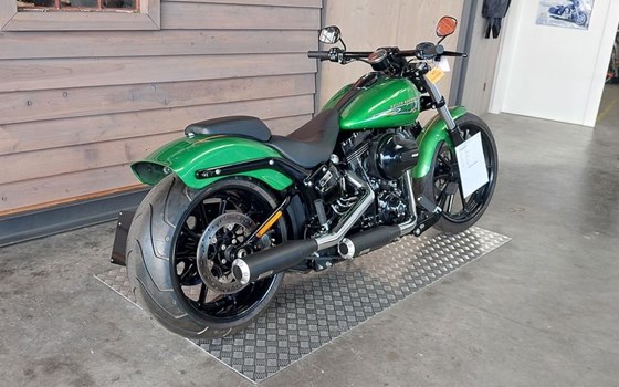 Gebrauchtmotorrad Harley-Davidson Softail Breakout FXSB - Bild 19