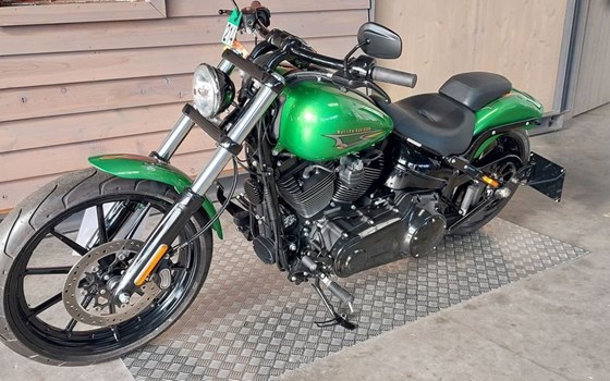 Gebrauchtmotorrad Harley-Davidson Softail Breakout FXSB - Bild 3