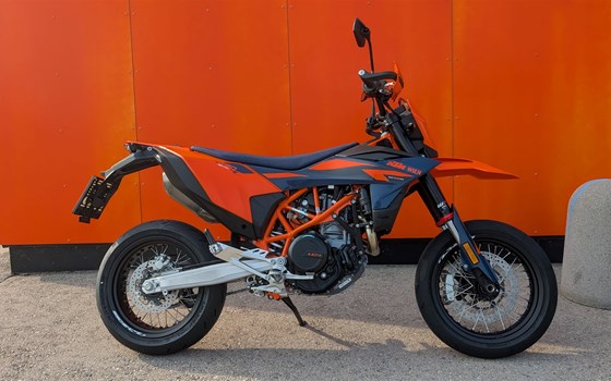 Neufahrzeug KTM 690 SMC R - Bild 4 Neufahrzeug KTM 690 SMC R - Bild 4