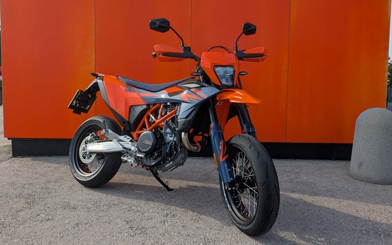 Neufahrzeug KTM 690 SMC R - Bild 1 Neufahrzeug KTM 690 SMC R - Bild 1