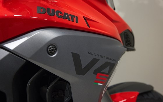 Neufahrzeug Ducati Multistrada V4 S - Bild 5 Neufahrzeug Ducati Multistrada V4 S - Bild 5