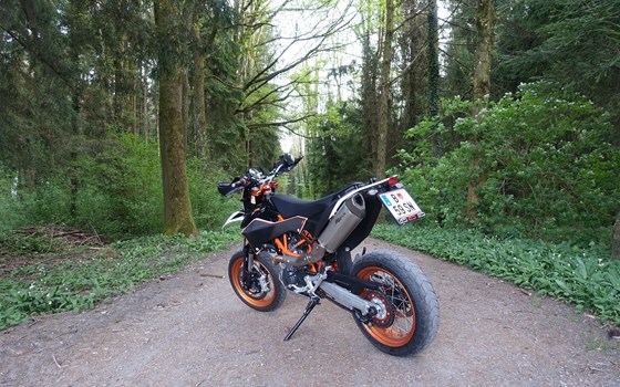 Gebrauchtmotorrad KTM 690 SMC R - Bild 2 Gebrauchtmotorrad KTM 690 SMC R - Bild 2