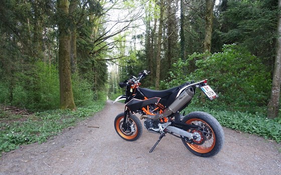 Gebrauchtmotorrad KTM 690 SMC R - Bild 3 Gebrauchtmotorrad KTM 690 SMC R - Bild 3