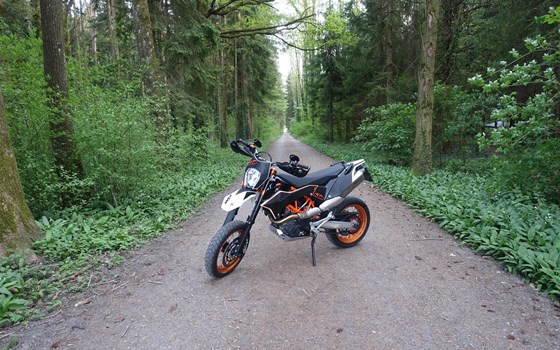 Gebrauchtmotorrad KTM 690 SMC R - Bild 4 Gebrauchtmotorrad KTM 690 SMC R - Bild 4