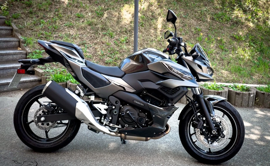 Angebot Kawasaki Z7 Hybrid Bild 2: Angebot Kawasaki Z7 Hybrid
