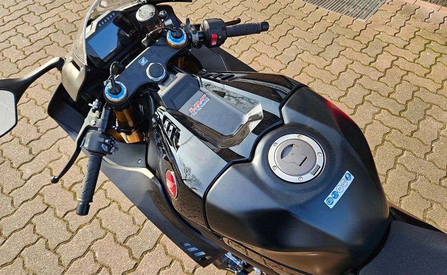 Offer Honda CBR1000RR-R Fireblade SP Bild 8: Offer Honda CBR1000RR-R Fireblade SP