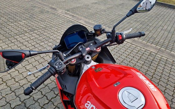 Neufahrzeug Aprilia Tuono V4 1100 RR - Bild 5