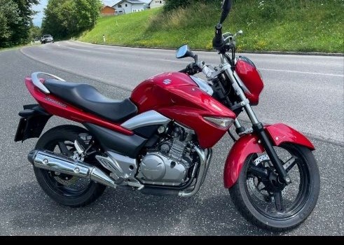 Gebrauchtmotorrad Suzuki GW250 Inazuma - Bild 6 Gebrauchtmotorrad Suzuki GW250 Inazuma - Bild 6