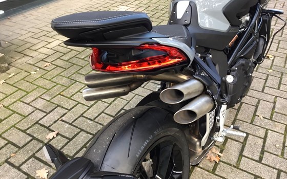 Gebrauchtmotorrad MV Agusta Brutale 1000 RS - Bild 16