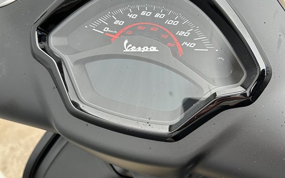 Neufahrzeug Vespa GTS 125 Super Sport - Bild 6 Neufahrzeug Vespa GTS 125 Super Sport - Bild 6